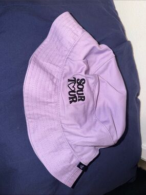 Olivia Rodrigo  "SOUR TOUR" Bucket Hat